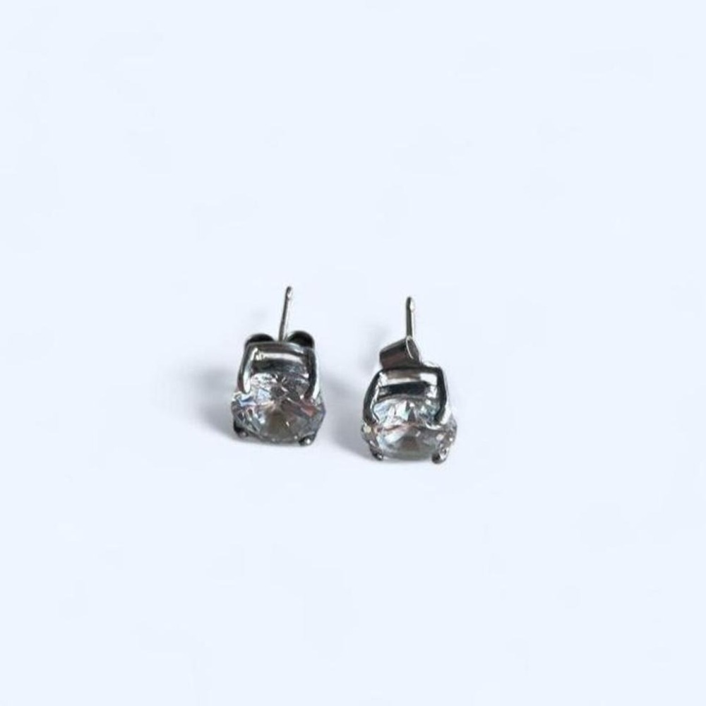 Silver cubic zirconia‎ stud earrings